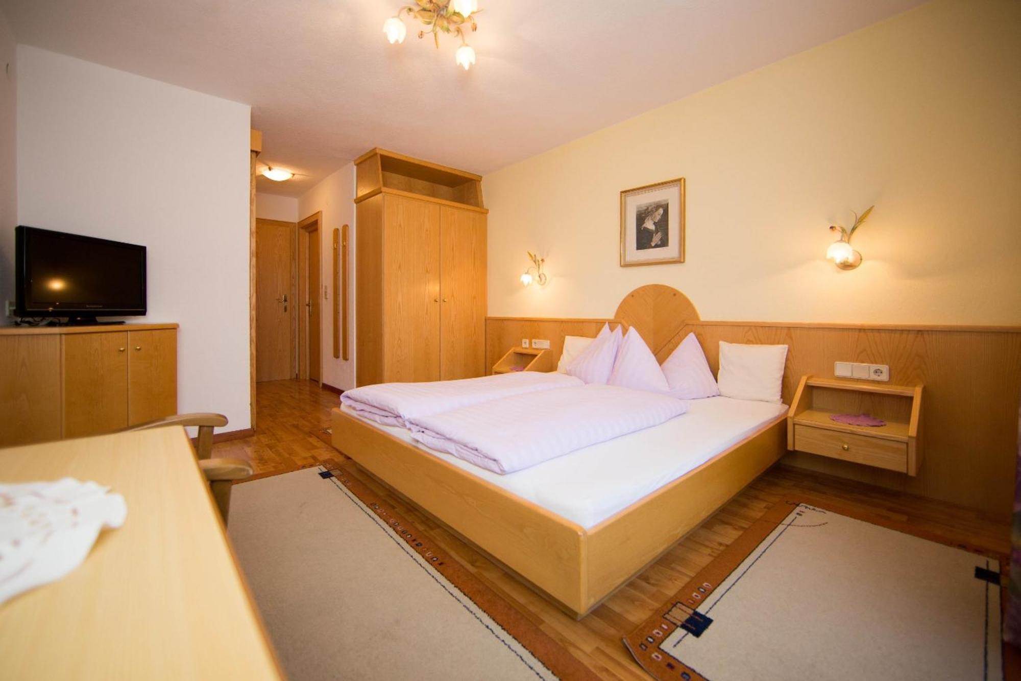 Pension Alpenrose Serfaus Room photo
